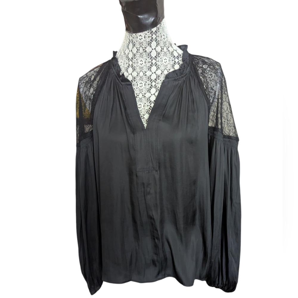 AVERY RAYNE Long Sleeve Blouse